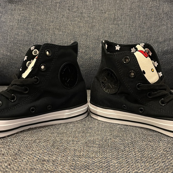 Hello Kitty x Converse Chuck Taylor All-Star High 😻✨ Women's 8 NEW!!! - Picture 4 of 7